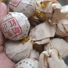 古树红茶龙珠：日晒制作，高香，入口醇厚清甜，25泡以上。500克/袋