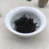 500克正山小种红茶外形条索肥实，色泽乌润，泡水后汤色红浓，香气高长